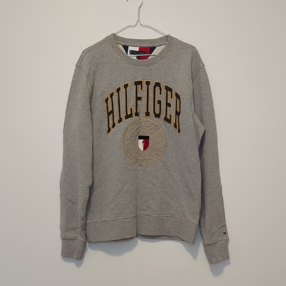 Tommy Hilfiger Gray Crewneck with Gold Embroidered Logo Crest